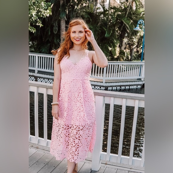ASTR THE LABEL Lace Midi Dress pink perfect - Picture 6 of 8